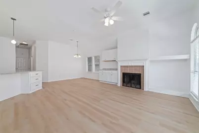 7915 Quail Meadow Drive, Houston, TX 77071 - Photo 12
