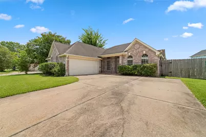 7915 Quail Meadow Drive, Houston, TX 77071 - Photo 2