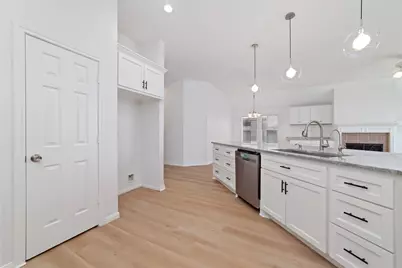 7915 Quail Meadow Drive, Houston, TX 77071 - Photo 8