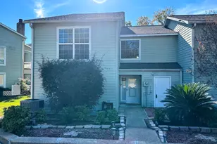 400 Echo Ln, Livingston, TX 77351 - Photo 2