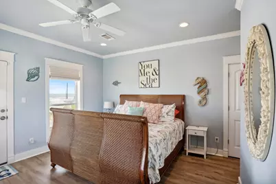 961 Hamilton Drive, Crystal Beach, TX 77650 - Photo 16