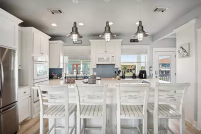 961 Hamilton Drive, Crystal Beach, TX 77650 - Photo 8