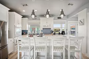 961 Hamilton Dr, Crystal Beach, TX 77650 - Photo 8