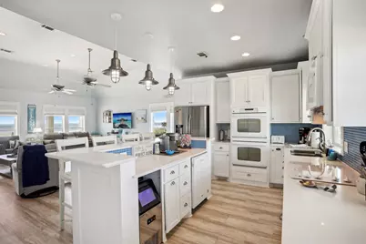 961 Hamilton Drive, Crystal Beach, TX 77650 - Photo 10