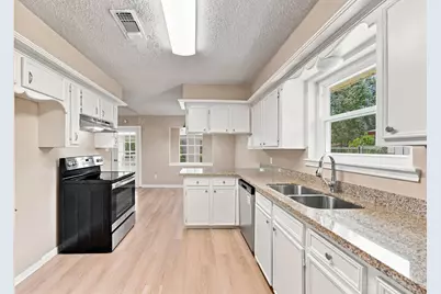 13317 Rene Circle, Santa Fe, TX 77510 - Photo 12