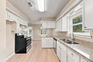 13317 Rene Cir, Santa Fe, TX 77510 - Photo 12