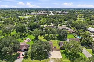 13317 Rene Cir, Santa Fe, TX 77510 - Photo 32
