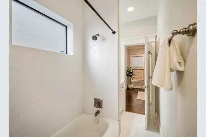 2404 Beall Street #A, Houston, TX 77008 - Photo 12