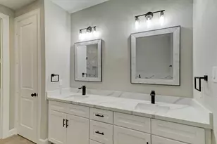 9402 Rain Mood Ln, Houston, TX 77080 - Photo 20