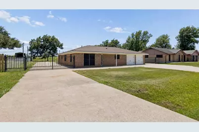 1534 Sterling Drive, Baytown, TX 77523 - Photo 2