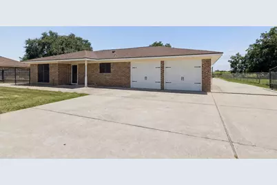 1534 Sterling Drive, Baytown, TX 77523 - Photo 4