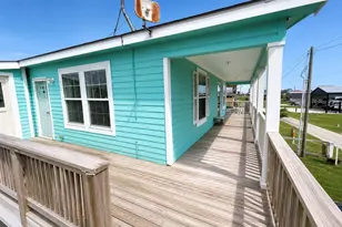 906 Moms Rd, Port Bolivar, TX 77650 - Photo 1