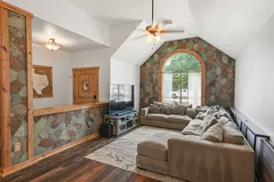 929 N Rivershire Dr, Conroe, TX 77304 - Photo 6