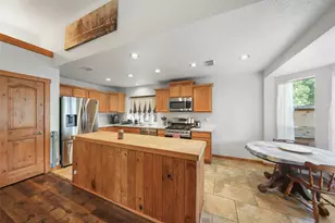 929 N Rivershire Dr, Conroe, TX 77304 - Photo 8