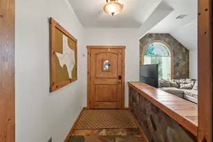 929 N Rivershire Dr, Conroe, TX 77304 - Photo 4