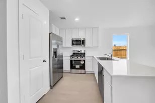 10478 Sugar Ml Dr, Conroe, TX 77306 - Photo 4