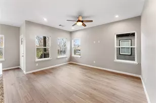 4902 Rue St, Houston, TX 77033 - Photo 10