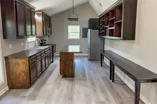 109 Handball Ct, Holiday Lakes, TX 77515 - Photo 12