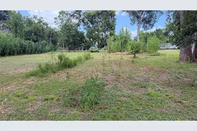 109 Handball Court, Holiday Lakes, TX 77515 - Photo 2