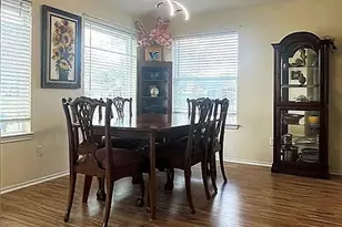 2735 S Peach Hollow Cir, Pearland, TX 77584 - Photo 10