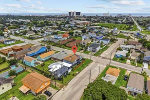 2222 57th St, Galveston, TX 77551 - Photo 2