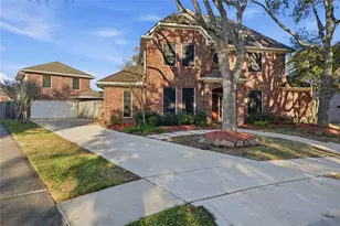 2008 Charter Pointe Ct, League City, TX 77573 - Photo 2