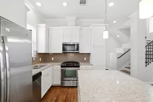 8239 Cambridge St, Houston, TX 77054 - Photo 10