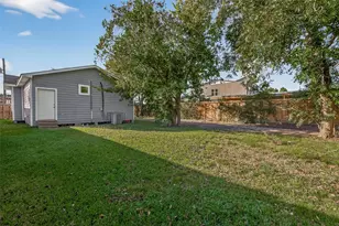 8211 Parnell St, Houston, TX 77051 - Photo 20