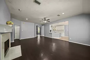 10 S Willow Point Cir, The Woodlands, TX 77382 - Photo 8