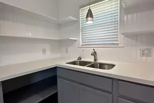 2303 Blodgett St, Houston, TX 77004 - Photo 6