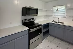 2303 Blodgett St, Houston, TX 77004 - Photo 4