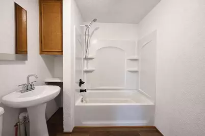 2412 28th Avenue N, Texas City, TX 77590 - Photo 8