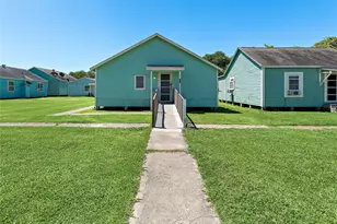 311 9th St N, Texas City, TX 77590 - Photo 1