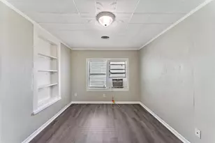 311 9th St N, Texas City, TX 77590 - Photo 2