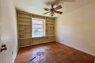 1818 W 11th St, Freeport, TX 77541 - Photo 12