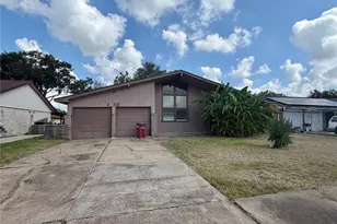 1818 W 11th St, Freeport, TX 77541 - Photo 2