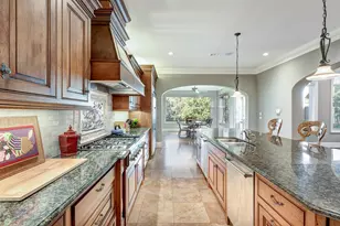 15 Sandalwood Dr, Houston, TX 77024 - Photo 14
