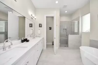 5935 Beall Street #D, Houston, TX 77091 - Photo 14