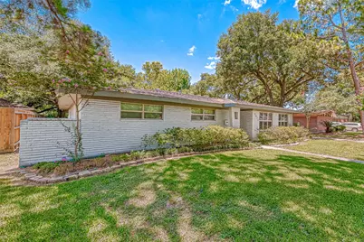 5611 Briarbend Drive, Houston, TX 77096 - Photo 2