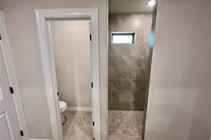 1027 S Anderson St, Angleton, TX 77515 - Photo 26