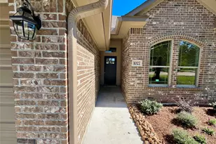 1027 S Anderson St, Angleton, TX 77515 - Photo 2