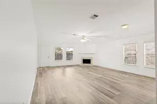 26872 Mystic Castle Ln, Kingwood, TX 77339 - Photo 4