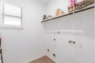 7111 Hillside Ave, Mont Belvieu, TX 77523 - Photo 20