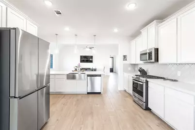 7111 Hillside Avenue, Mont Belvieu, TX 77523 - Photo 14