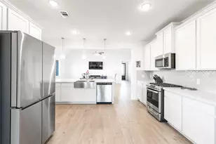 7111 Hillside Ave, Mont Belvieu, TX 77523 - Photo 14