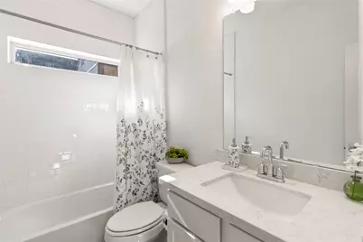 7111 Hillside Avenue, Mont Belvieu, TX 77523 - Photo 6