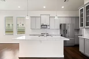 2021 Cambridge Heights Pl, Houston, TX 77045 - Photo 10