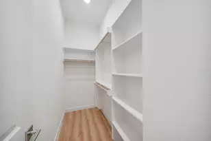 8934 Knoll Villas St, Houston, TX 77080 - Photo 14