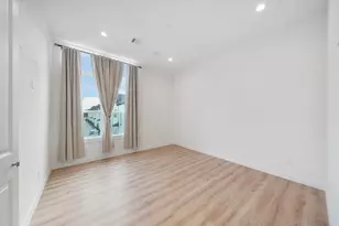 8934 Knoll Villas St, Houston, TX 77080 - Photo 12
