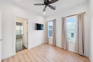 8934 Knoll Villas St, Houston, TX 77080 - Photo 8